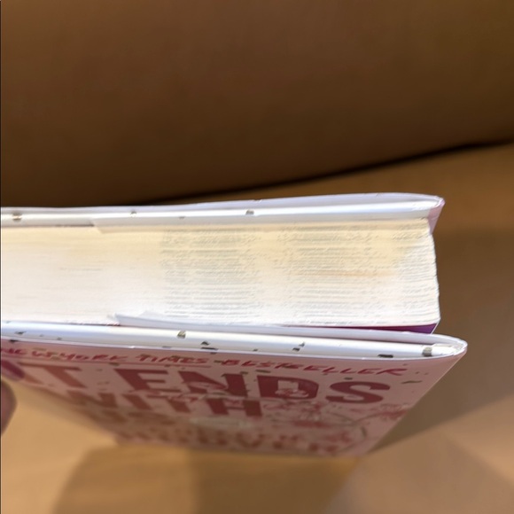‘It Ends With Us’ - Hardcover Book by Colleen Hoover - Picture 4 of 6